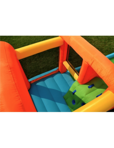 Hinchable acuatico con zona de salto...